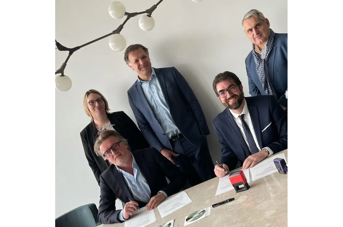 Hyphen sur le terrain : poses de première pierre et inaugurations