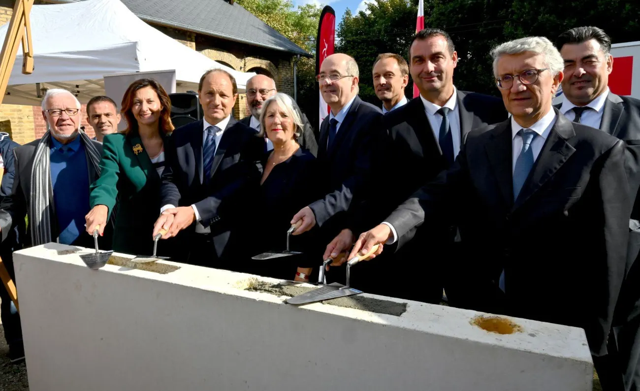 Hyphen sur le terrain : poses de première pierre et inaugurations